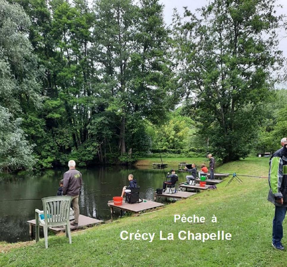 Les Nympheas, Appart Au Calme Et Grand Jardin A 15 Min De Disneyland, Crecy-la-Chapelle Kültér fotó